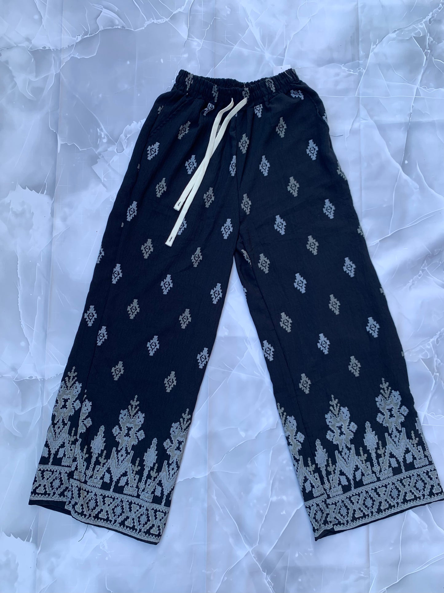 El pantalón de lino que no da calor